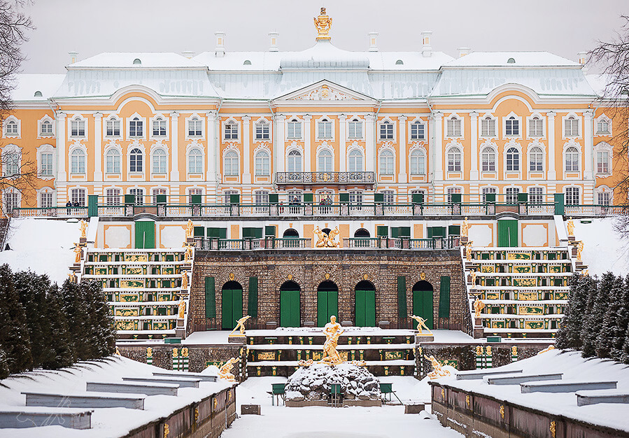 Peterhof-grand-palace-winter